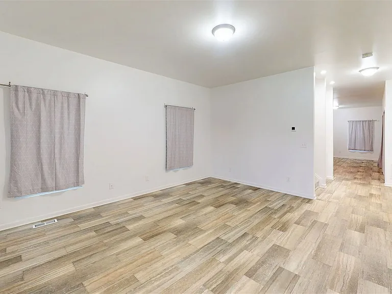 417 E 18th Ave — Photo 2