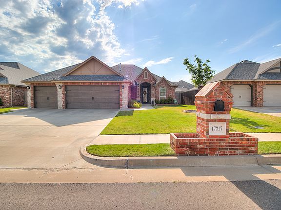 2nd image of 17217 Aragon Ln