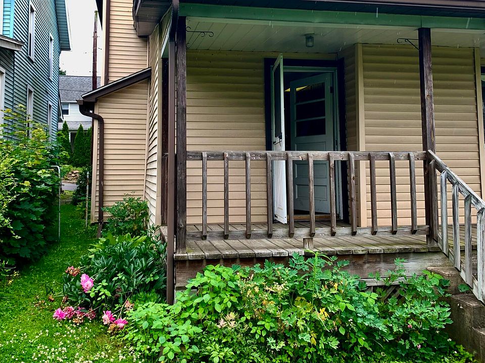 2nd image of 319 Meadow St