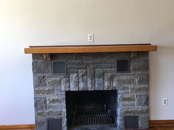 3rd image of 608 S Walnut St