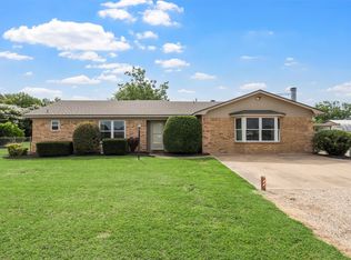 802 S Old Temple Rd, Hewitt, TX 76643