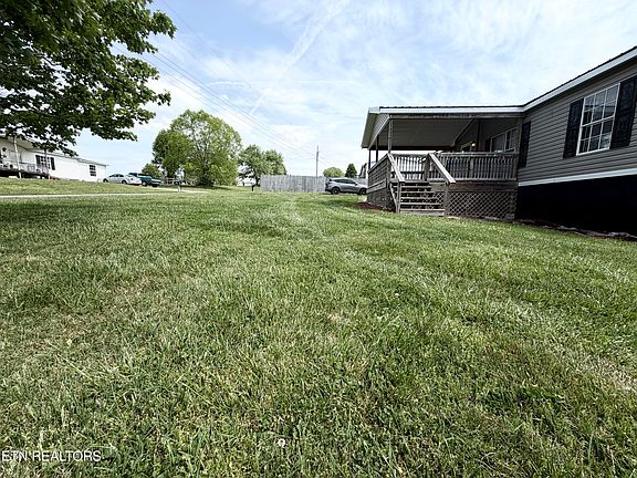 4th image of 142 Jonathan Ln
