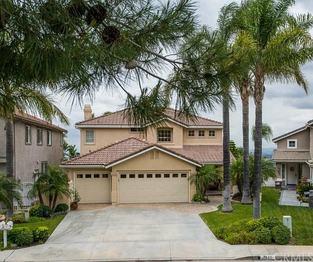 1st image of 7629 E Moonridge Ln