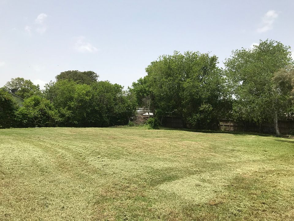 2nd image of 312 Wray Ln