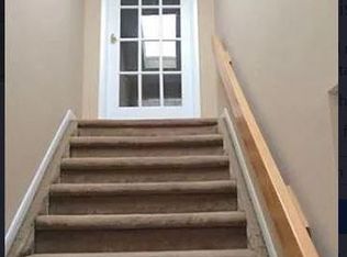 42 Gate House Ln, Edison, NJ 08820