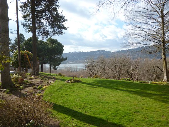 SW View - Willamette River