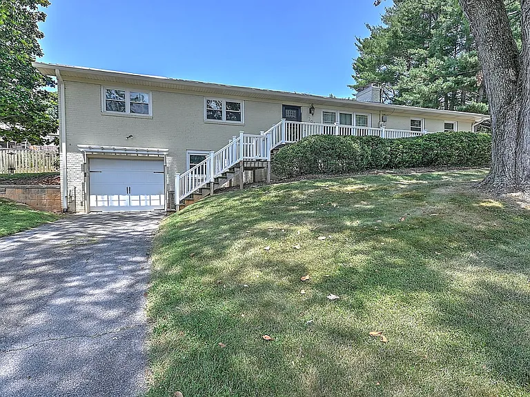 206 Sequoyah Dr — Photo 4