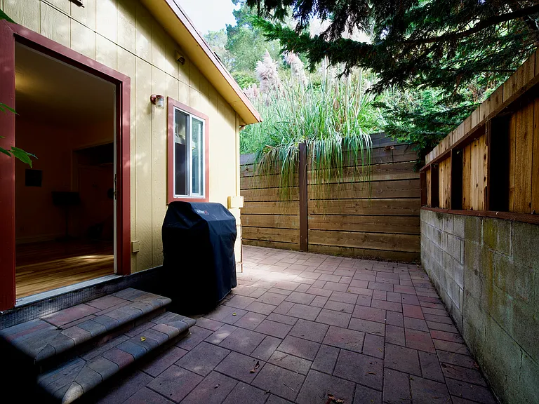 224 Winona Ave — Photo 10