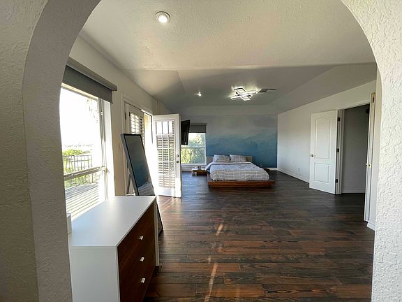 3rd image of 7668 Dianjou Dr