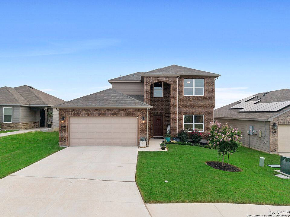 2nd image of 700 Ridge View