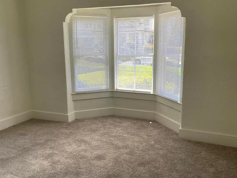 1065 E Santa Clara St — Photo 5
