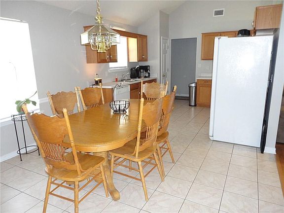 3rd image of 6353 Woodside Dr N