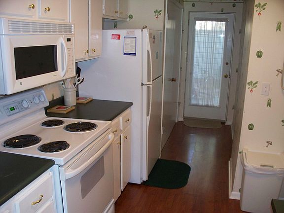 2nd image of 2219 Heritage Villas