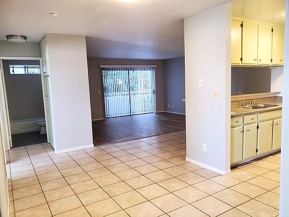 3rd image of 313 N Alexandria Ave APT 202