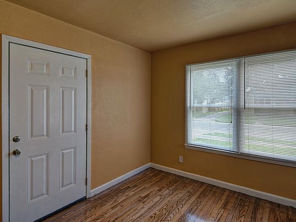5th image of 746 Ashland Dr
