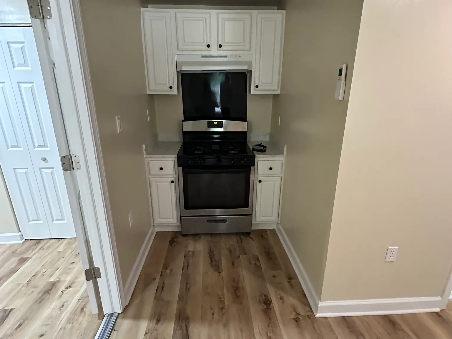 1 bed, 800 sqft, $1,249 — Photo 2