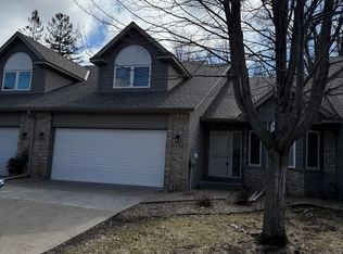 9113 Medley Cir, Golden Valley, MN 55427
