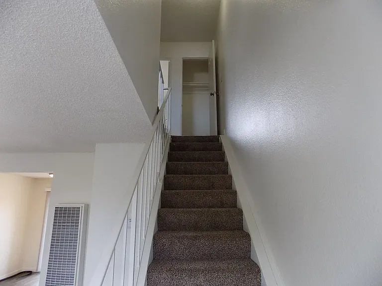 449 Montgomery St — Photo 12