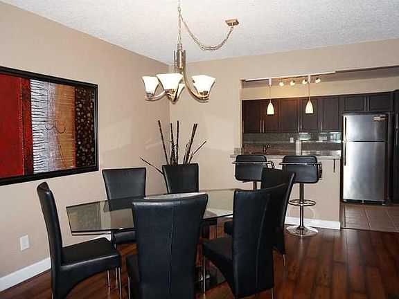 3rd image of 19370 Collins Avenue Seasonal #823