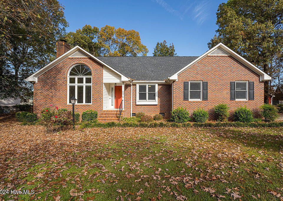 1st image of 205 S Cottonwood Drive