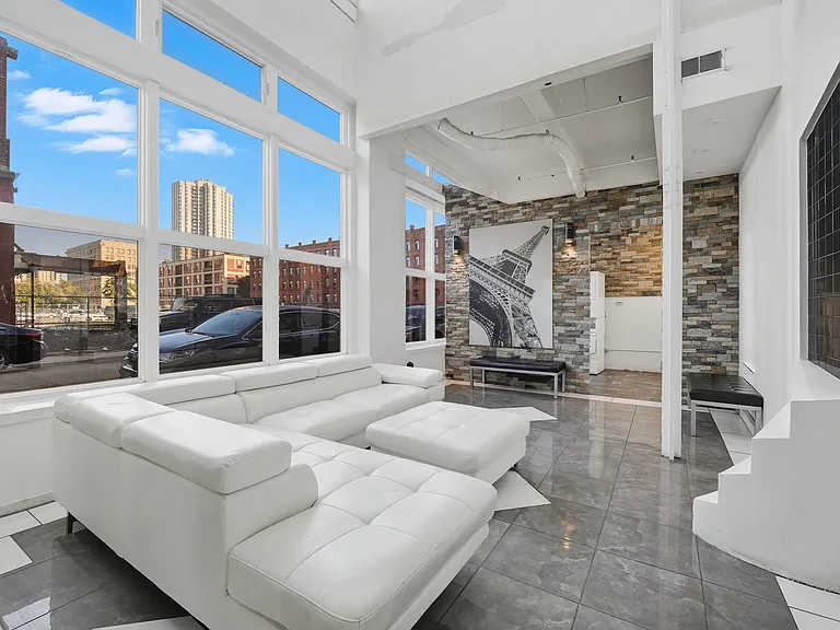 15 Park St #201 — Photo 2