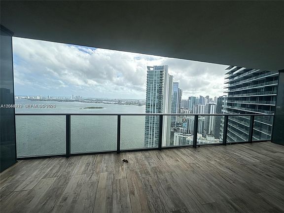4th image of 650 NE 32nd St Unit 4205