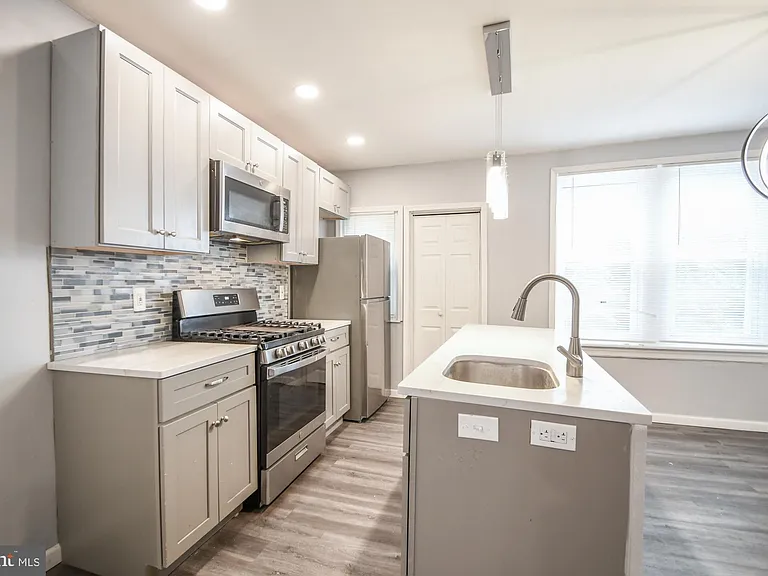 4615 Fernhill Rd — Photo 7
