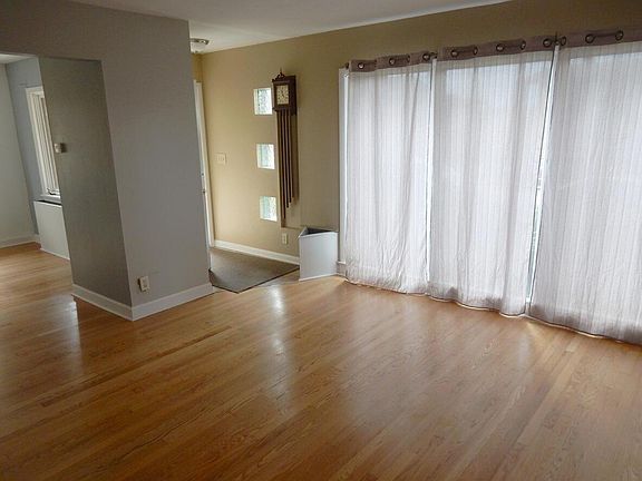 5th image of 3420 S 26th St #3422