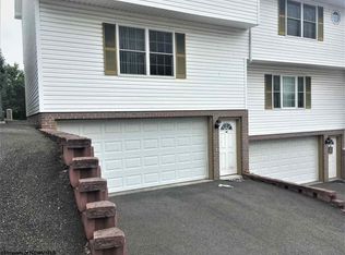 808 Carmell Ct, Morgantown, WV 26505