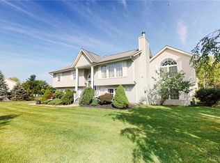 4 Susan Ct, Florida, NY 10921