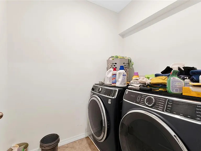 831 Turner Ln — Photo 23