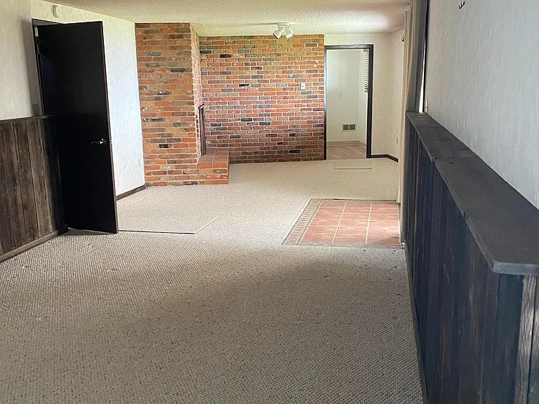 4050 E Ridge Rd — Photo 28