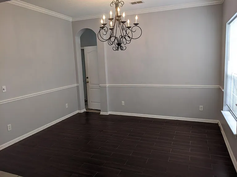 750 Lake Cove Pointe Cir — Photo 5