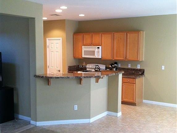 3rd image of 10685 Mann St #0