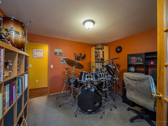 2nd image of 7425 86th St NE