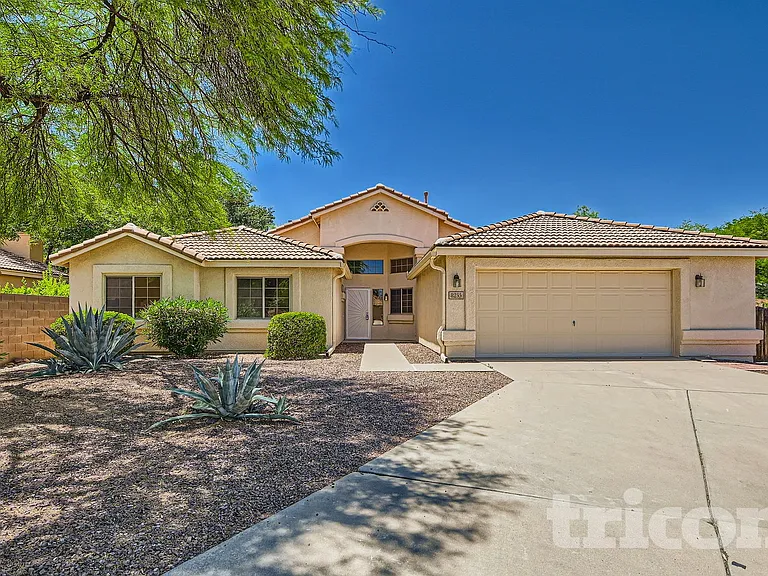 8235 E Crooked Tree Trl — Photo 2