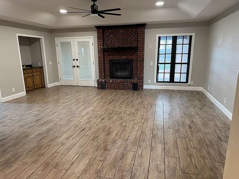 826 Arapaho Dr — Photo 2