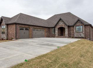 3310 E Chattanooga Ct, Springfield, MO 65804