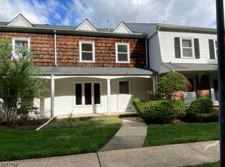 22 Maddaket Vlg, Scotch Plains, NJ 07076