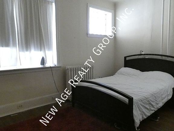 2nd image of 4408 Pine St Floor 1