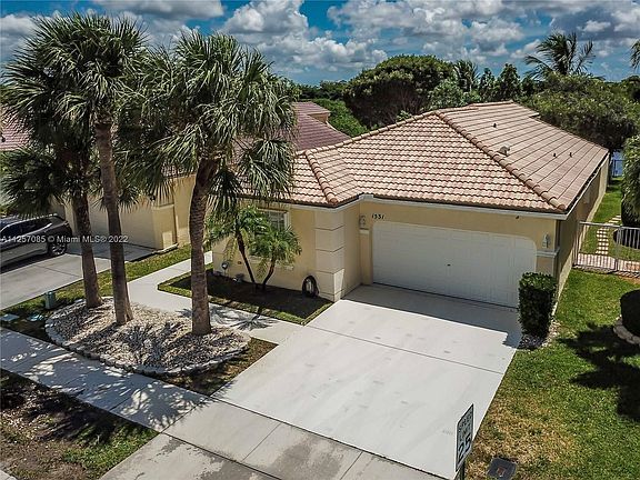 3rd image of 1531 NW 157th Ave #1