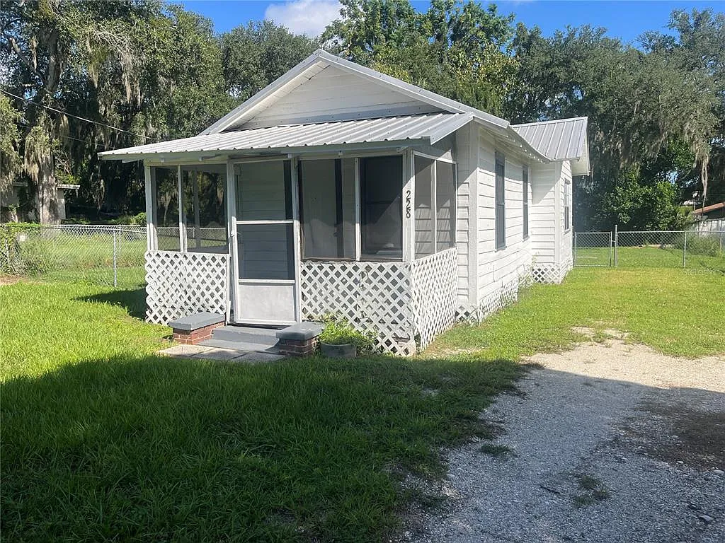2 bed, 1.0 bath, 532 sqft, $850 — Photo 2