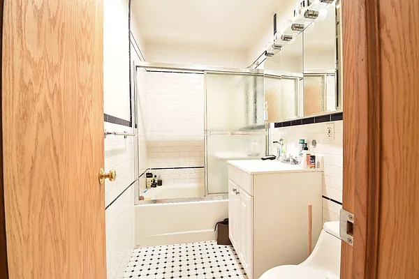 Rented by (Legacy) NY Quality Living Uptown | media 32