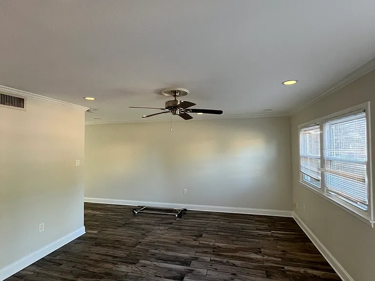 218 Terry Pkwy #B — Photo 3