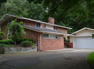 29830 Highmeadow Rd, Farmington Hills, MI 48334