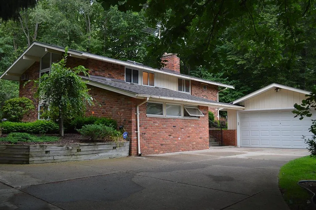 29830 Highmeadow Rd photo 1