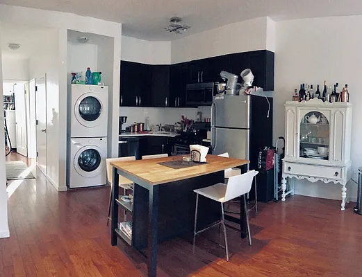Rented by Level Group | media 12