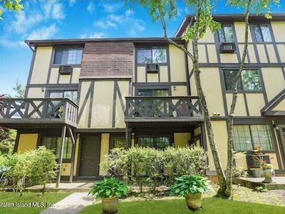 49 Devon Loop, Staten Island, NY, 10314