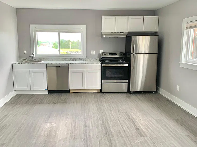 Highland House Apartments — Photo 24