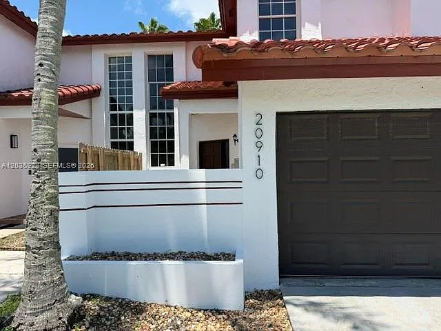 20910 SW 81st Pl — Photo 1